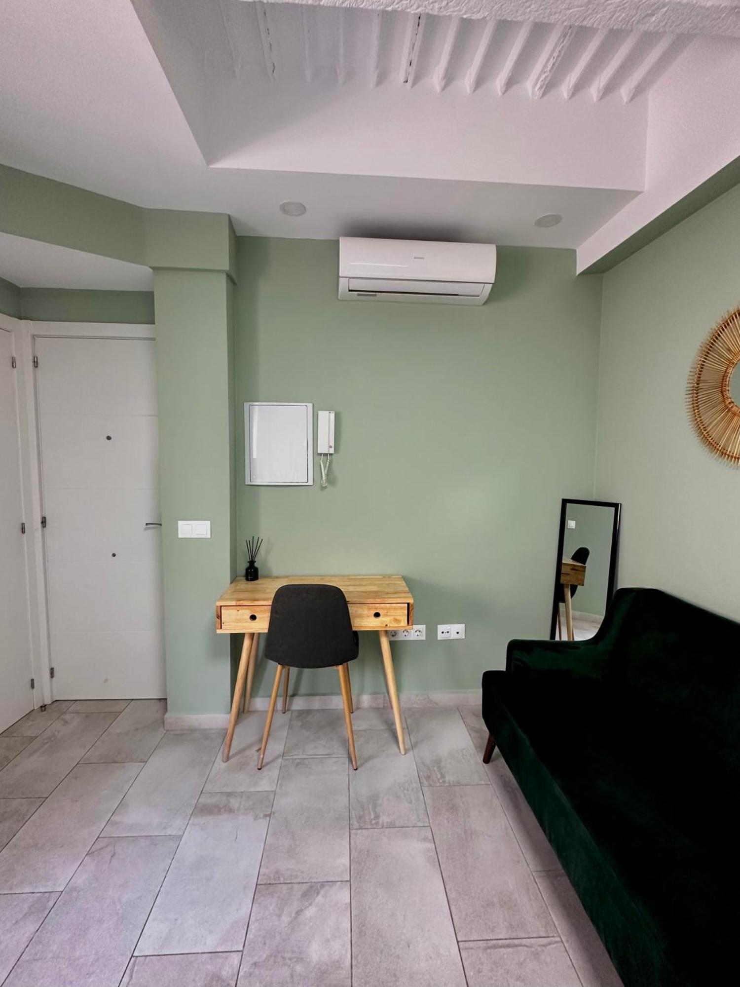 Lovely Studio Apartment Malaga Exterior photo